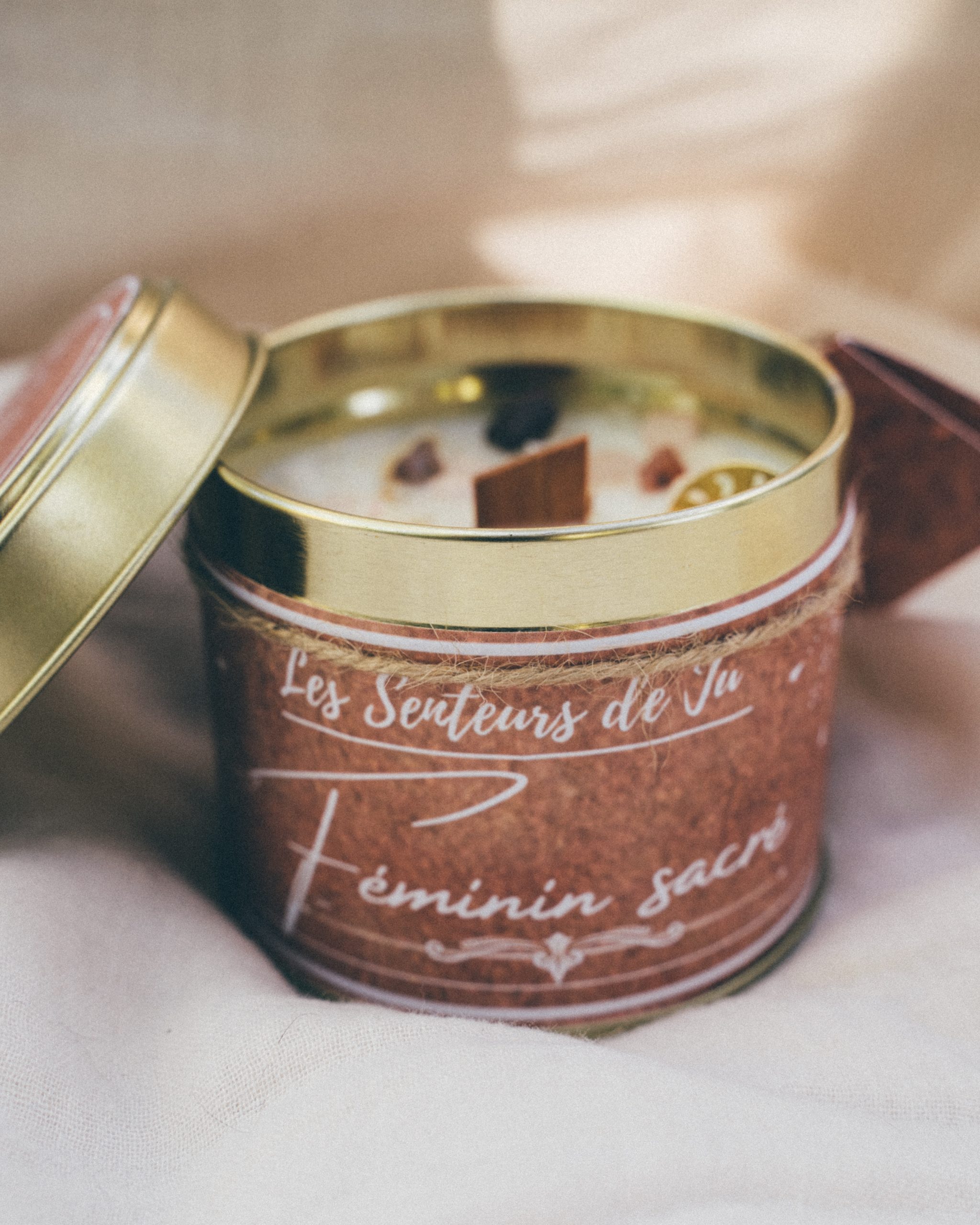 <span style="font-weight:600">Féminin Sacré</span> – Pour honorer ta puissance intuitive et ta sagesse intérieure – Image 2