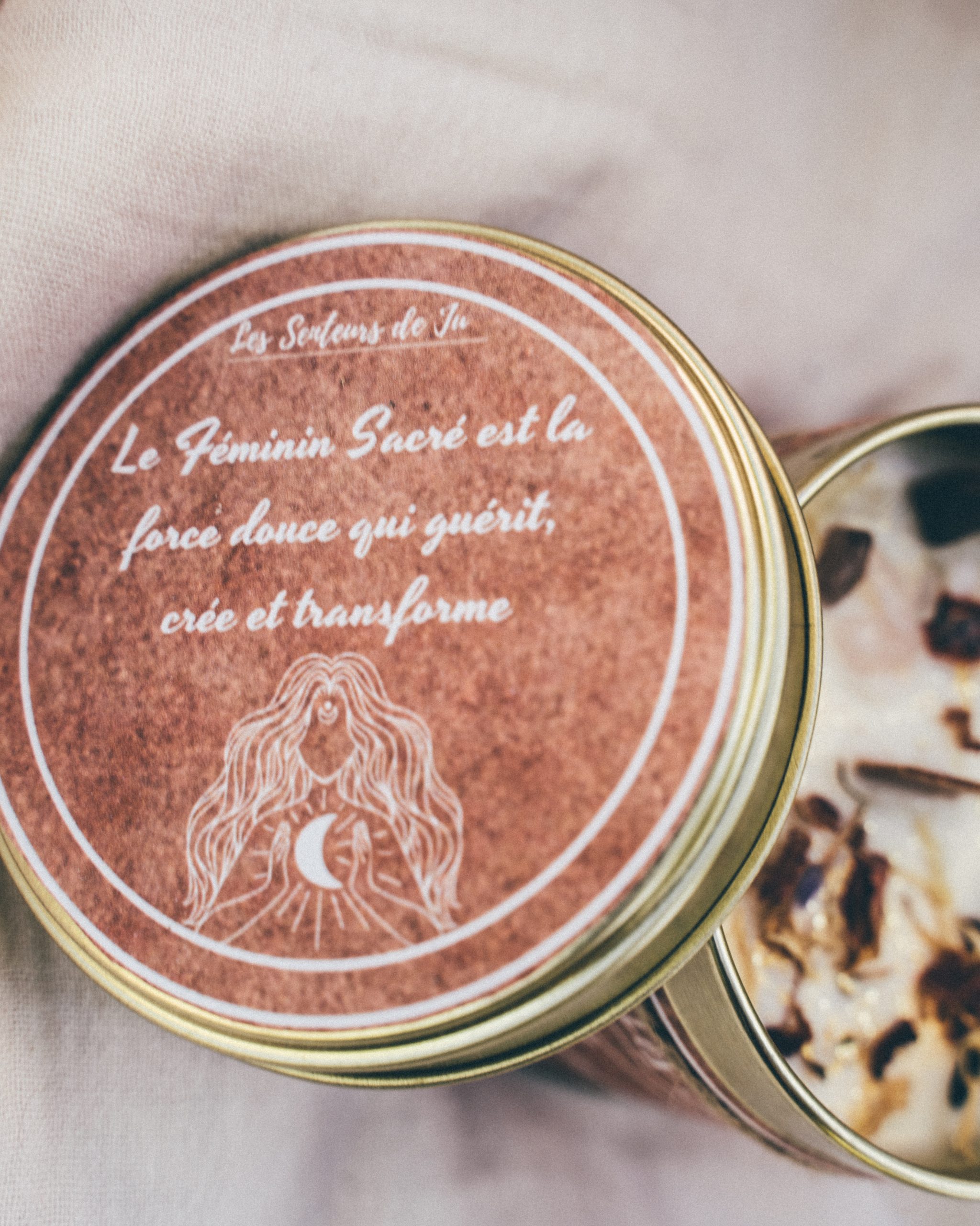 <span style="font-weight:600">Féminin Sacré</span> – Pour honorer ta puissance intuitive et ta sagesse intérieure – Image 3
